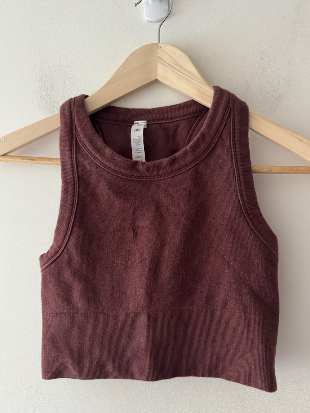 Alo Yoga Delight Seamless Knit Bra Tank Top Cherry Cola